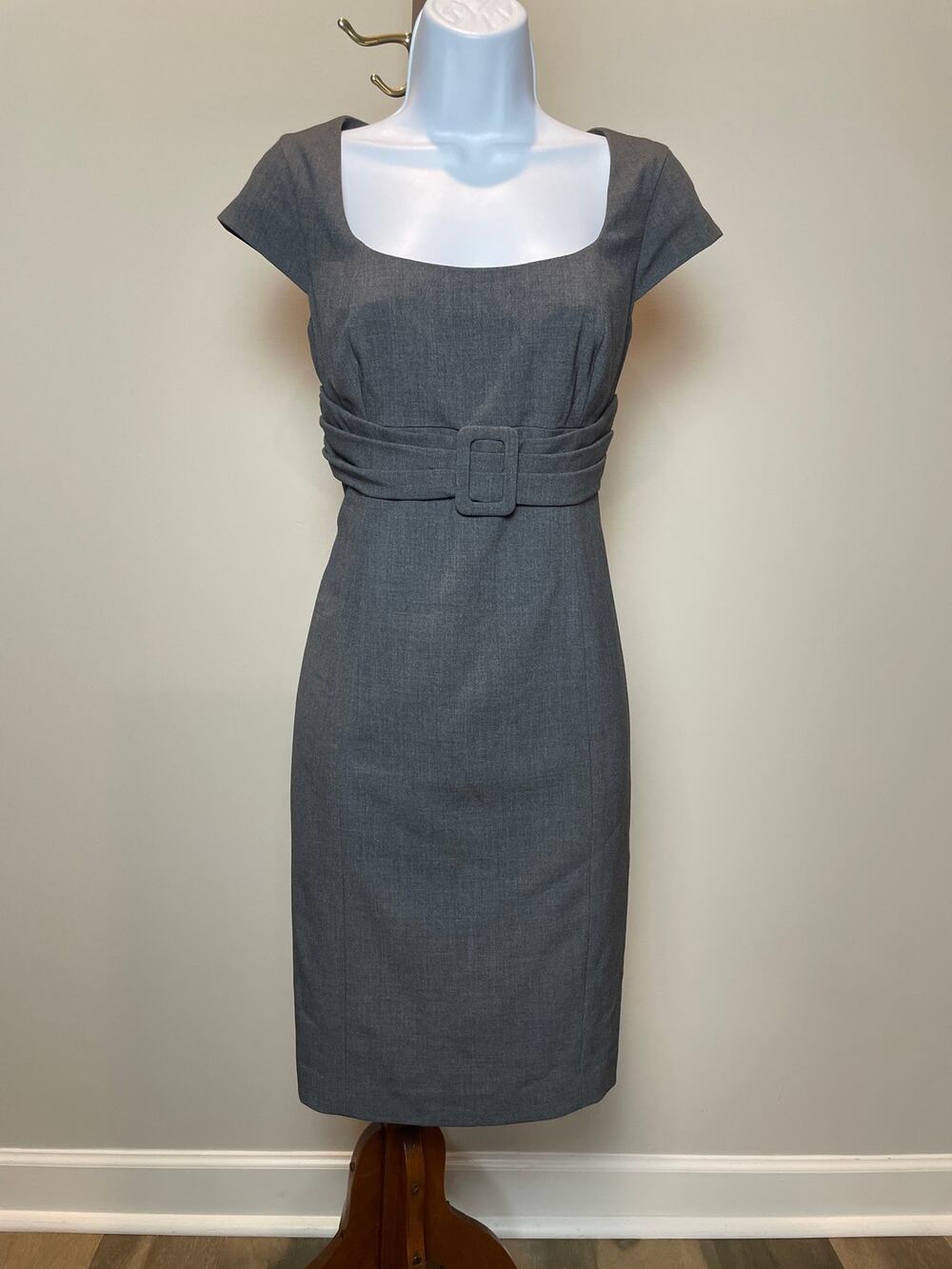 Evan Picone Dress Size 8 Grey Square Neck Sheath Cap Sleeve Lined Knee Length